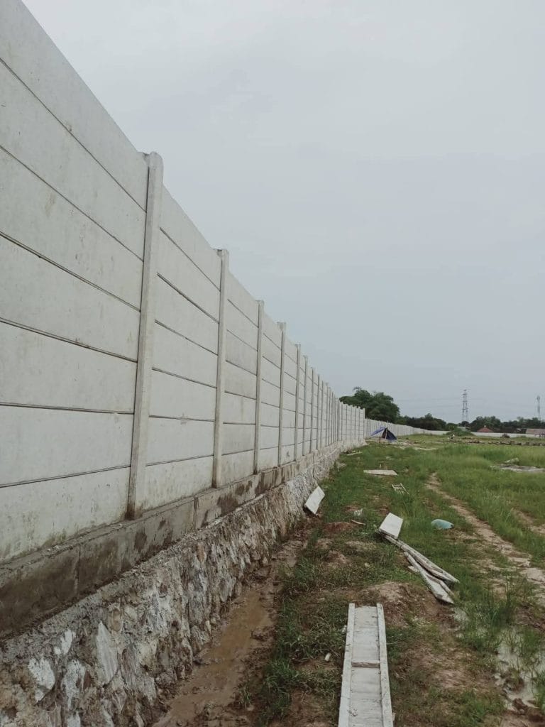 Pagar Panel Beton Terpasang